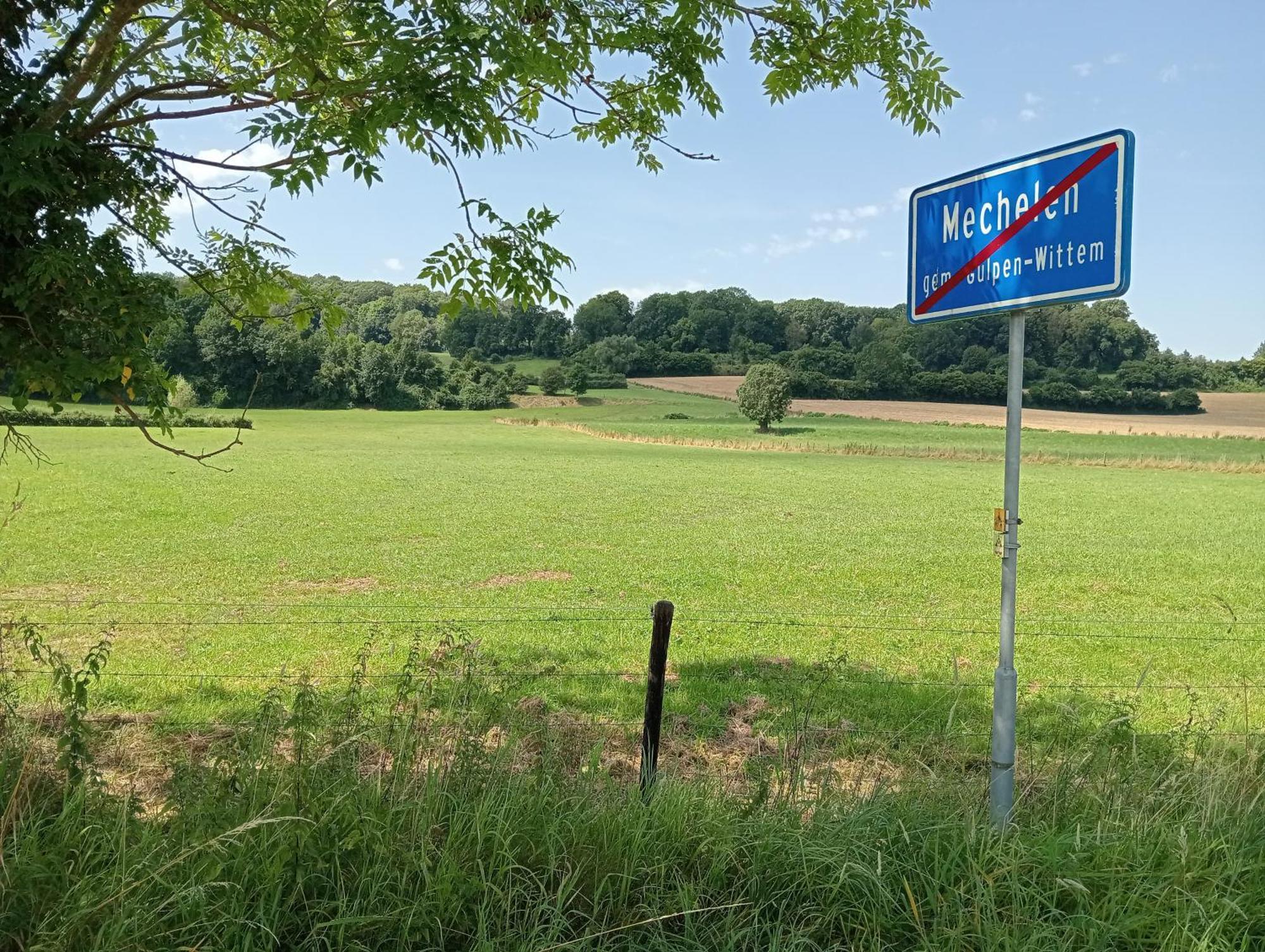 Bnb Het Geluk Van Limburg Mechelen Exteriör bild